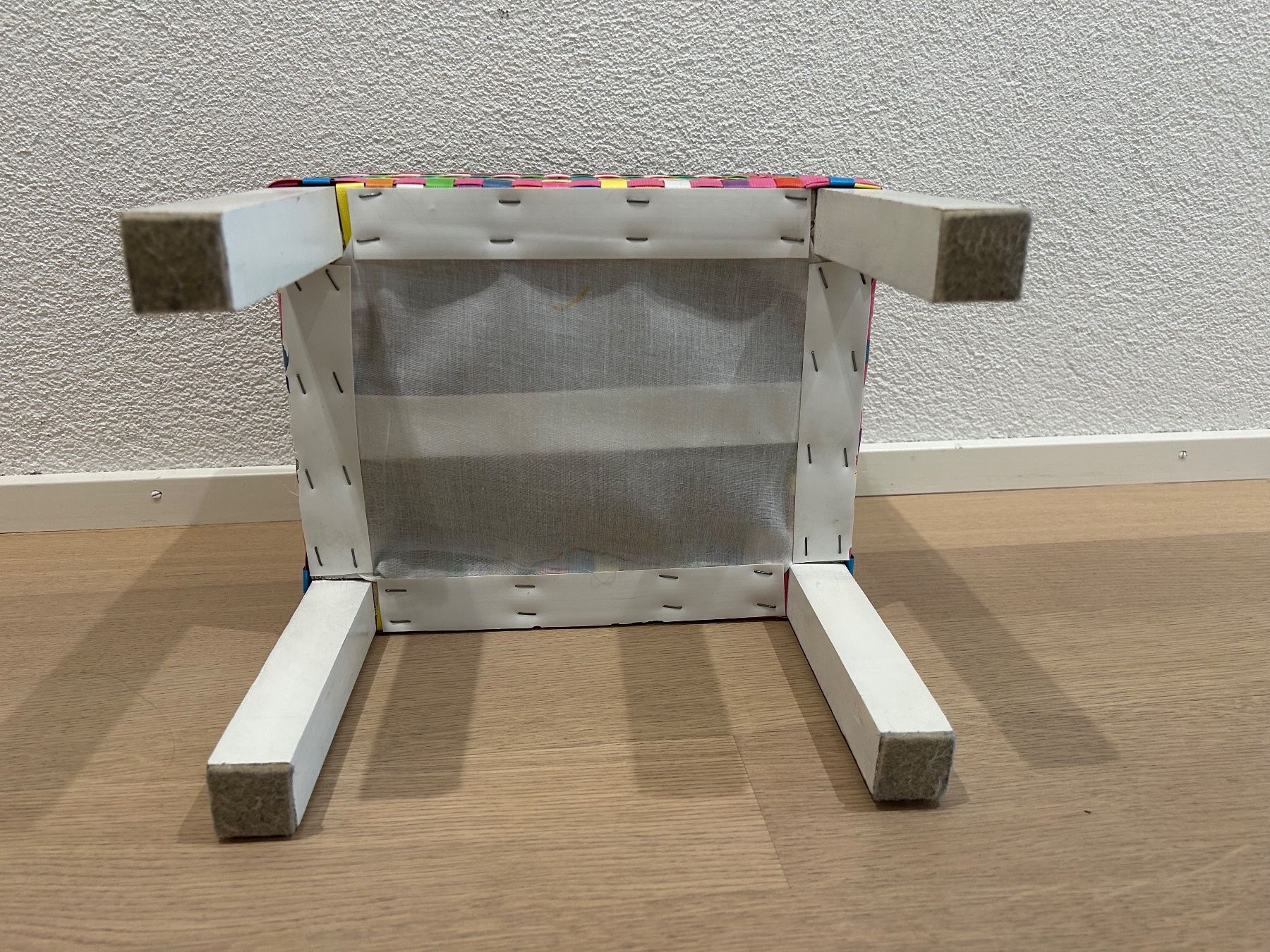 Tabourets: Bunter Hocker oder Nachttisch mit Webmuster – D'occasion à Zürich par Sommerfrau01 4