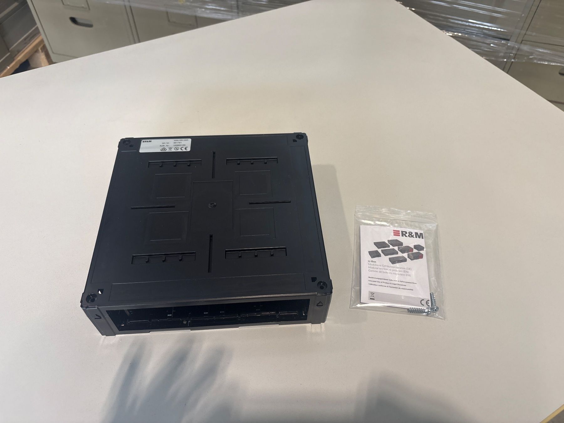 Carriole: R+M U-Box Installationsgehäuse 6221 Rickenbach – Nuovo e nell'imballaggio originale da Emmenbrücke venduto da Plan-C-Liquidationen