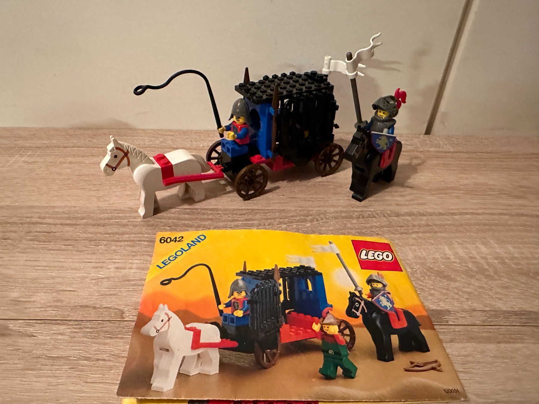 Lego Baukästen: LEGO Ritter 6042 Dungeon Hunters – Gebraucht aus Basel von Don-Angel