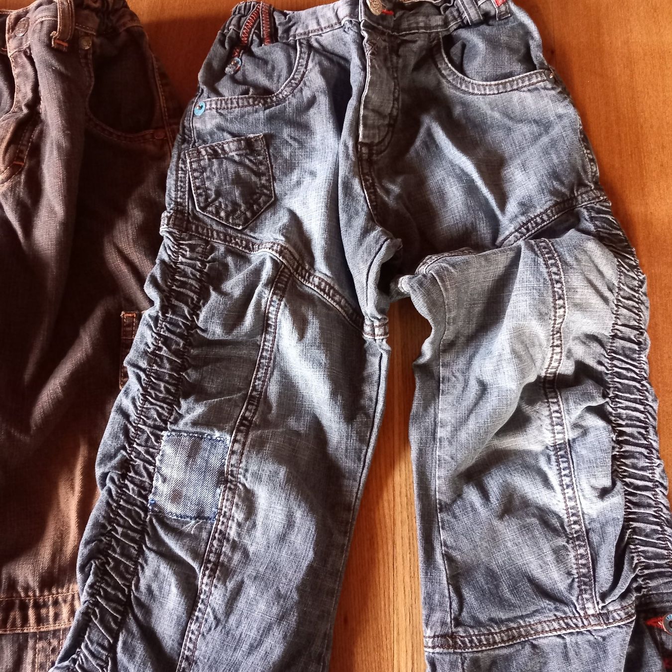 Pantaloni: Lot de 2 pantalons Carbone 122/1288 – Usato da Courrendlin venduto da tititchoun 2