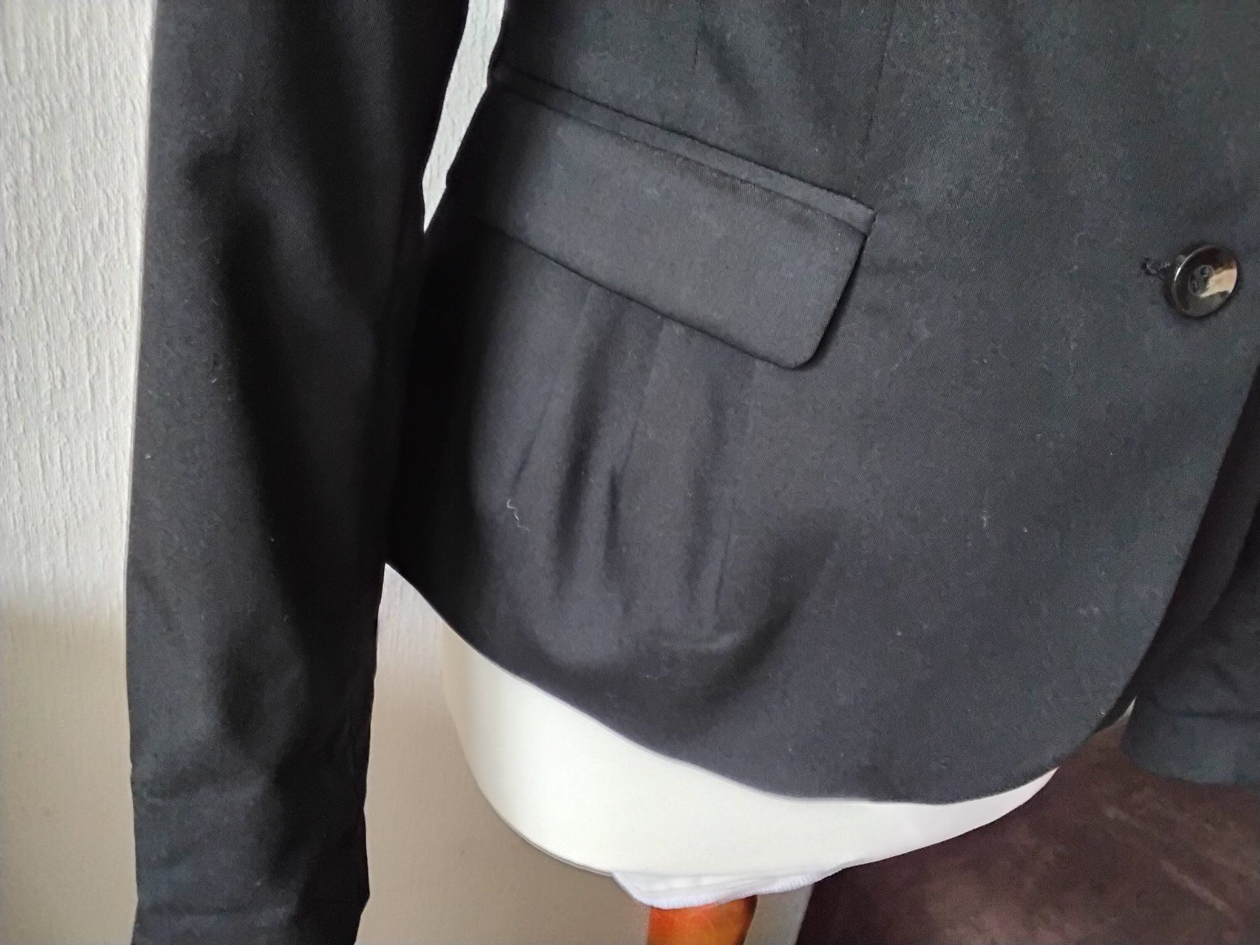 H&M Jacken: Blazer noir H&M élégant – Neu und originalverpackt aus Chêne-Bourg von Fio994 1