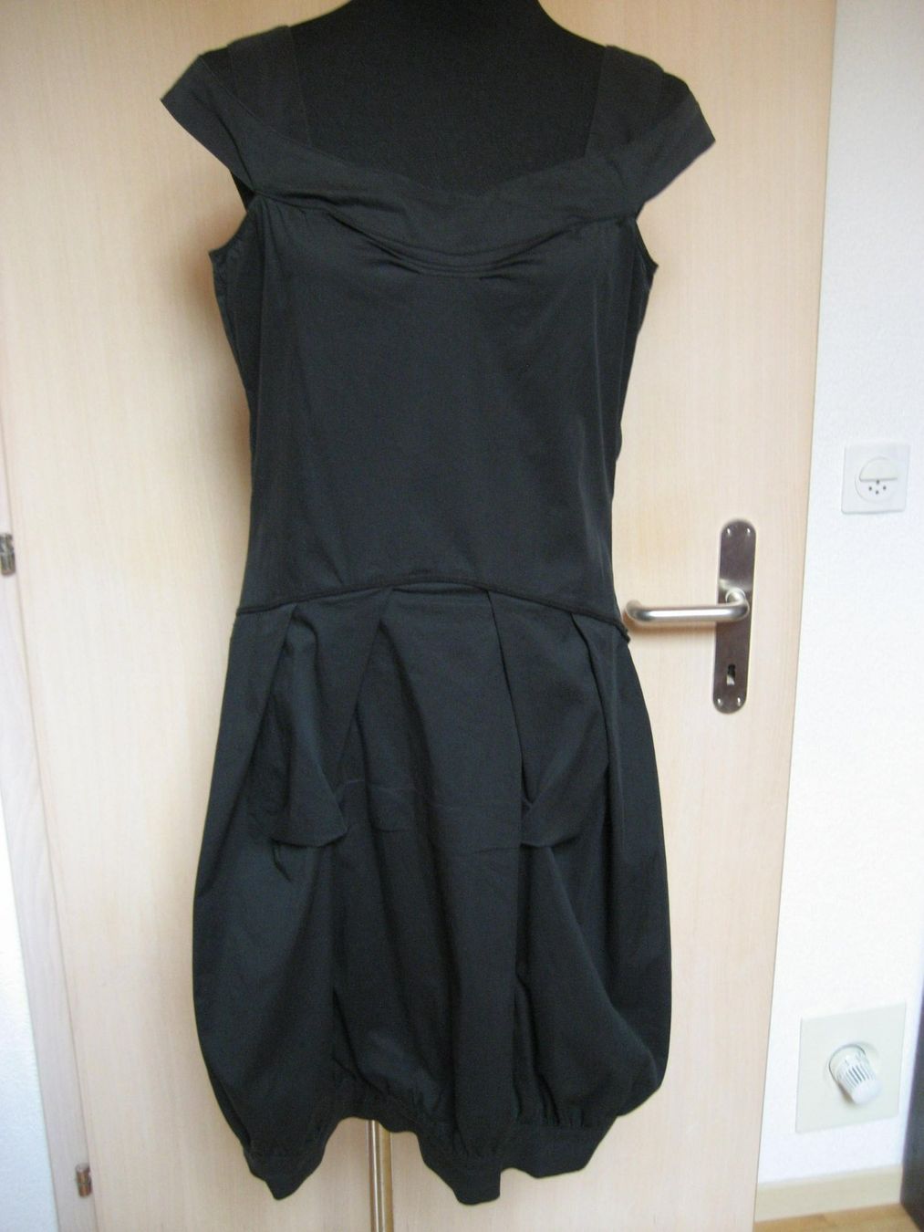 Kleider: Robe stretch Eliane et Léna taille 40 – Gebraucht aus Delémont von marryb