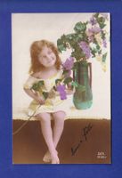 ENFANT - Jeune fille et fleurs