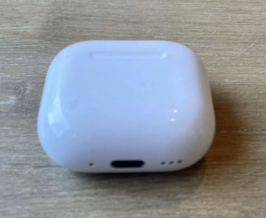 Apple Cuffie: AirPods 4 – Usato da Rebstein venduto da zhe_vlas97 3