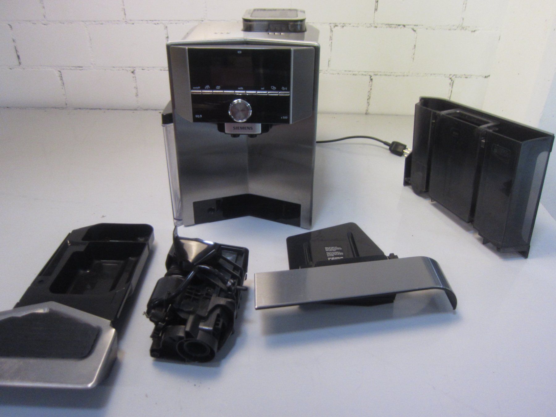 Siemens Macchine per caffè & Macchine per espresso: Siemens EQ9 S500 – Difettoso da Kilchberg ZH venduto da Cuculus1 3