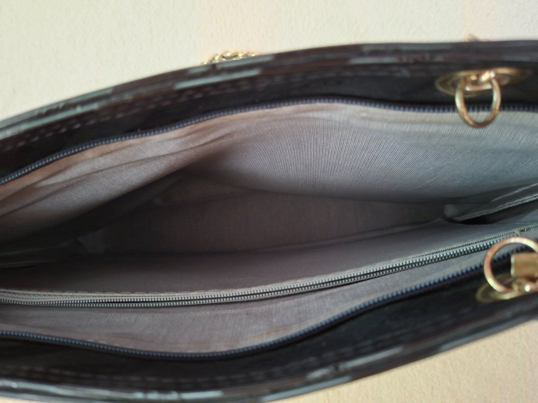 Borse da donna: Handtasche CD Elegance schwarz neuwertig – Usato da Barzheim venduto da spitz01 5