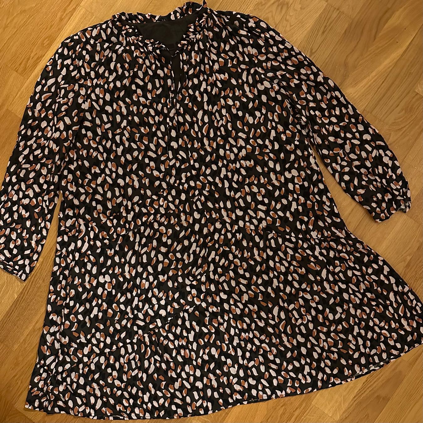Marc Cain Robes: Marc Cain Kleid N3 wie neu – Neuf (Voir description) à St. Gallen par gag_6sxh 5
