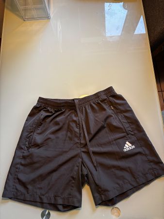 Aididas Sporthose kurz, Gr. L, schwarz
