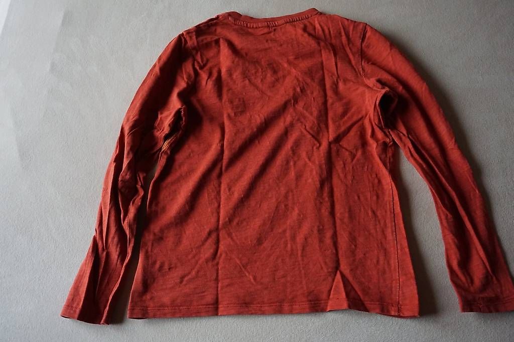 Maglioni & Felpe: Dünner Pullover mit Dino Grösse 134 – Usato da Meinisberg venduto da Faithles1 3