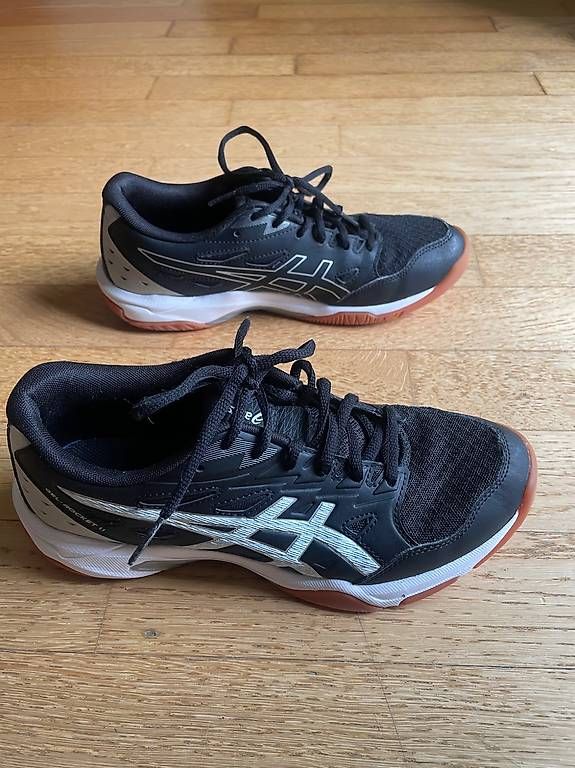 Herrenschuhe: Asics Hallenschuhe Gel-Rocket 11 Gr. 39.5 – Gebraucht aus Zürich von ele_hhb2 2