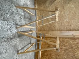 Zwei Holz-Böcke klappbar aus Tannenholz neuwertig