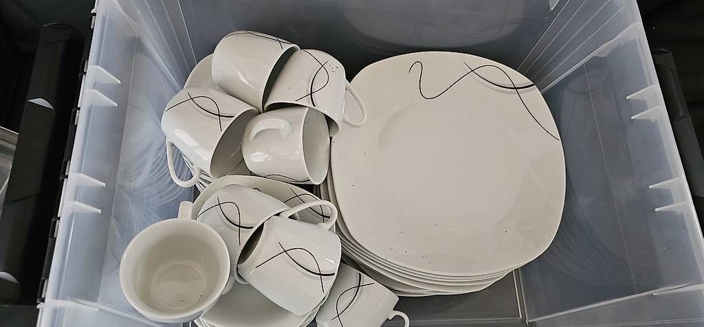 Set di piatti: 12 teiliges Geschirrset – Usato da Seengen venduto da Mic6