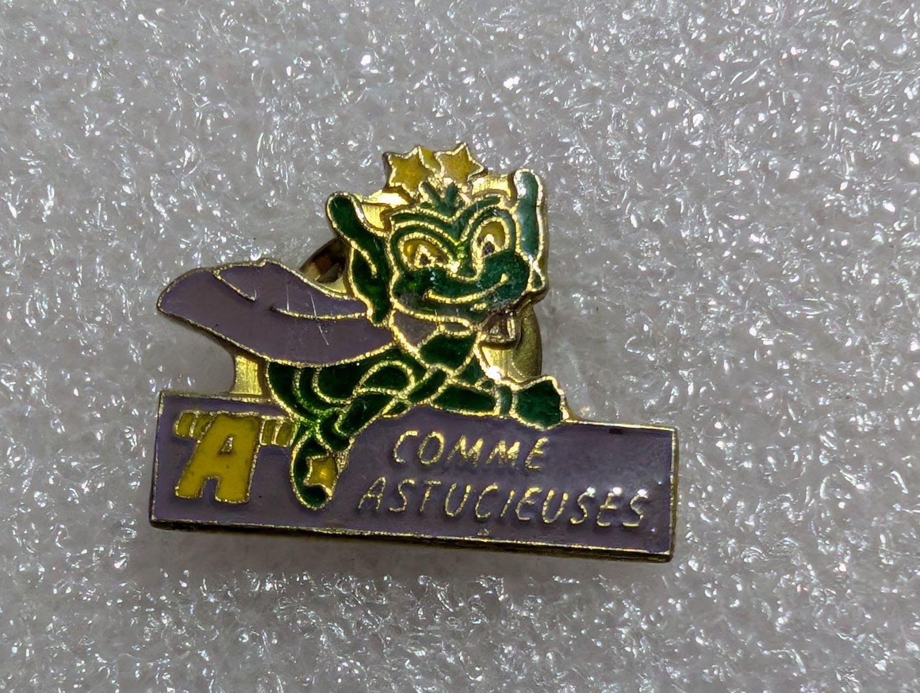 Placchette & Badge: Ansteckpin 250: A – Usato da Oppligen venduto da Pin-Fall-Shop