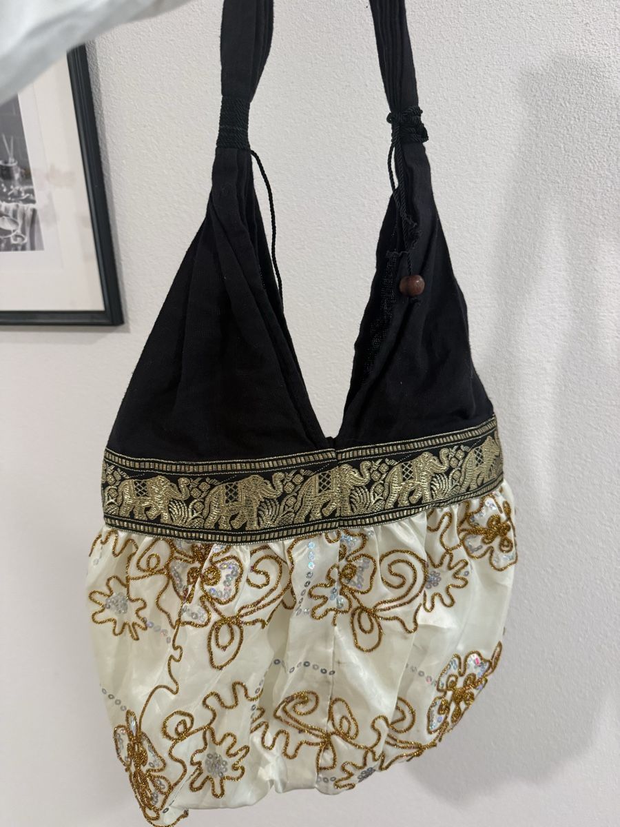 Taschen für Damen: Wunderschöne Schultertasche – Gebraucht aus Bottmingen von Itsclaire 1