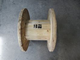 Massive Kabeltrommel , Bobine , Leergebinde , Hocker , Tisch