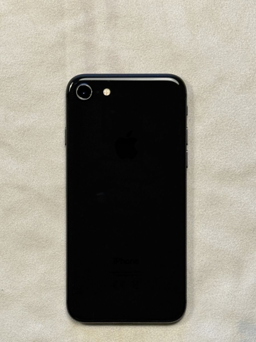 Apple Telefoni cellulari / Smartphones: iPhone 8, space grey, 64GB – Usato da Oberwil b. Zug venduto da 321-Deins 3