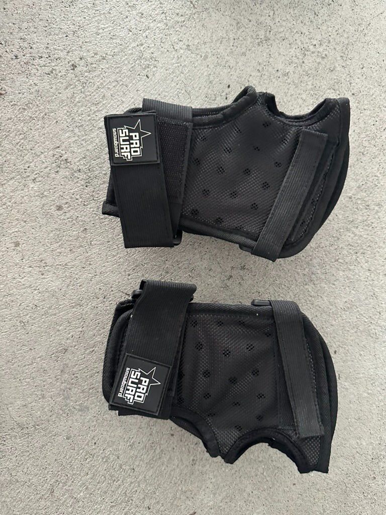 Sonstiges Tierzubehör: Hand protection for Rollschuhe – Gebraucht aus Dallenwil von ZD2019 1