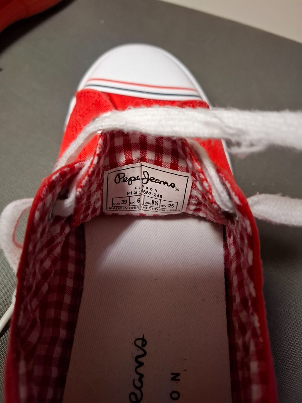 Pepe Jeans Scarpe da donna: Pepe Jeans Schuhe, Gr. 39, Rot – Usato da Selzach venduto da Sennemeitschi11 3