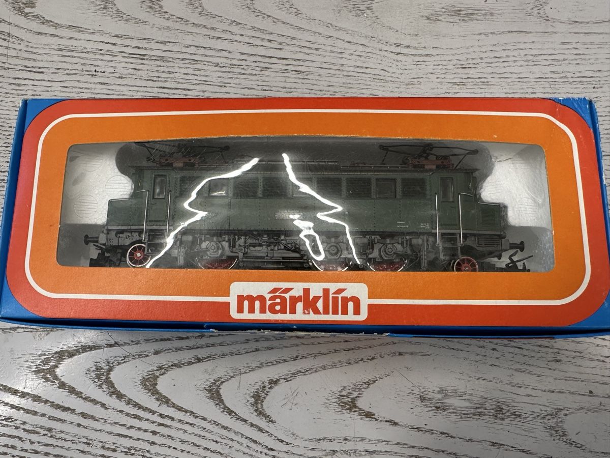 Märklin Modellini di ferrovie: Märklin 3049 DB BR 104 – Usato da Lupsingen venduto da New-Haven 6