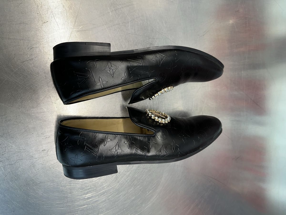 Louis Vuitton Chaussures hommes: Louis Vuitton schwarz mit Schmuckstein – D'occasion à Schwende par weesli 4
