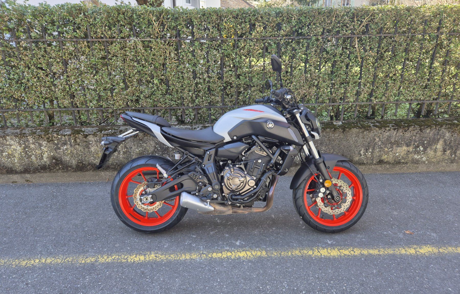 Yamaha Strada: YAMAHA MT-07 ABS (35kW) – Usato da Yverdon-les-Bains venduto da MotoMark