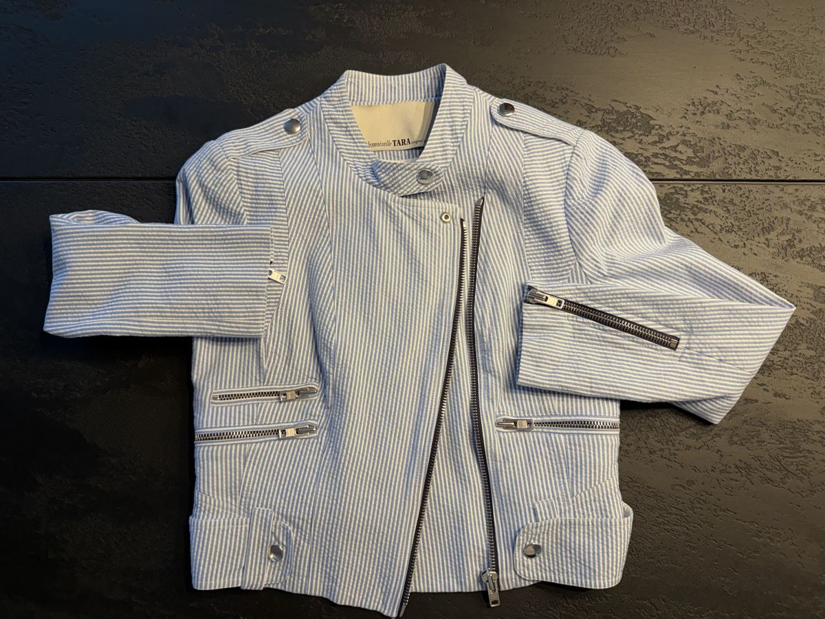 Tara Jarmon Giacche: Stylish striped summer jacket by Tara Jarmon, size 36 – Usato da Herrliberg venduto da Tubalp