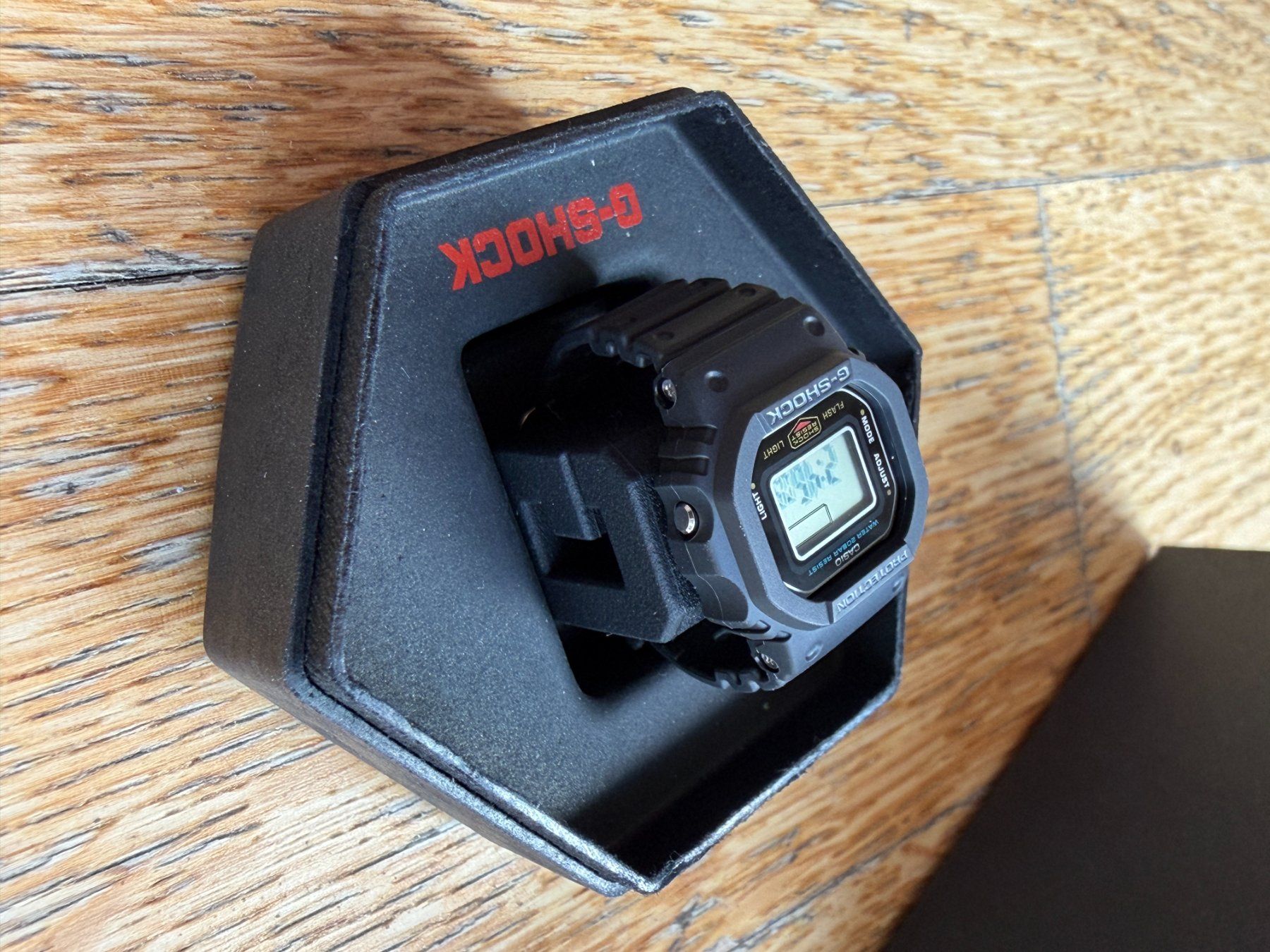 Anelli: Casio ring watch (Casio DWN-5600-1ER) – Usato da Lausanne venduto da lou_r82x 3