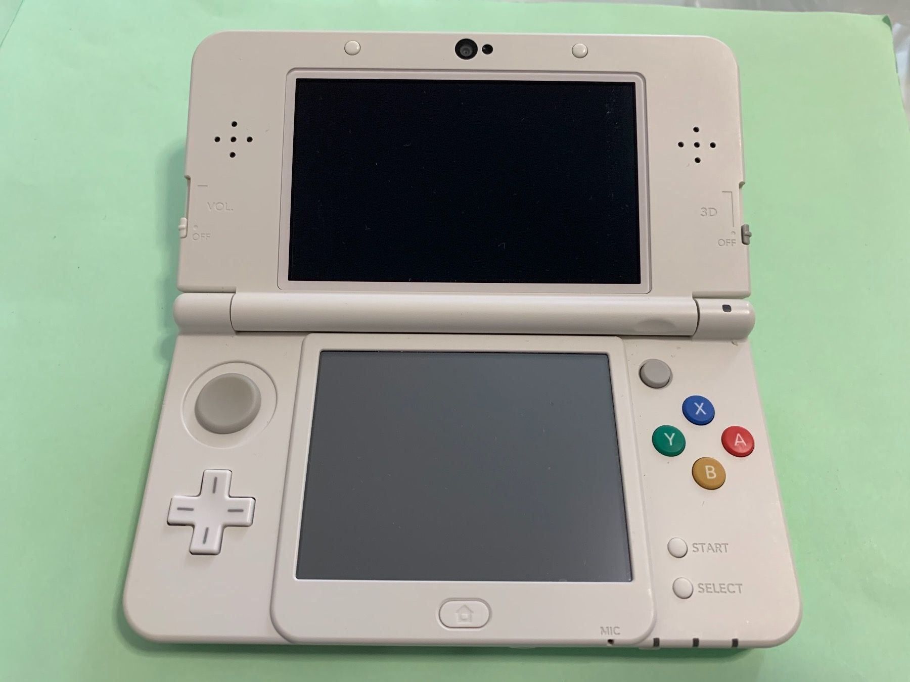 Nintendo Console: New Nintendo 3DS Animal Crossing + Spiel – Usato da Derendingen venduto da Ninten.do 1