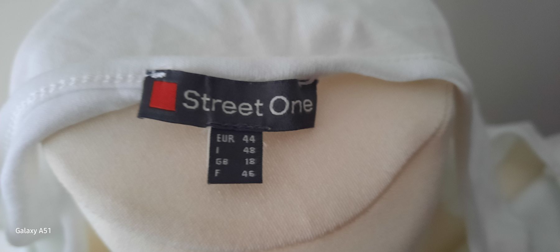 Top: ***STREET*** ONE Top weiss Gr 44 – Usato da Wädenswil venduto da H2H_Secondhandshop 6