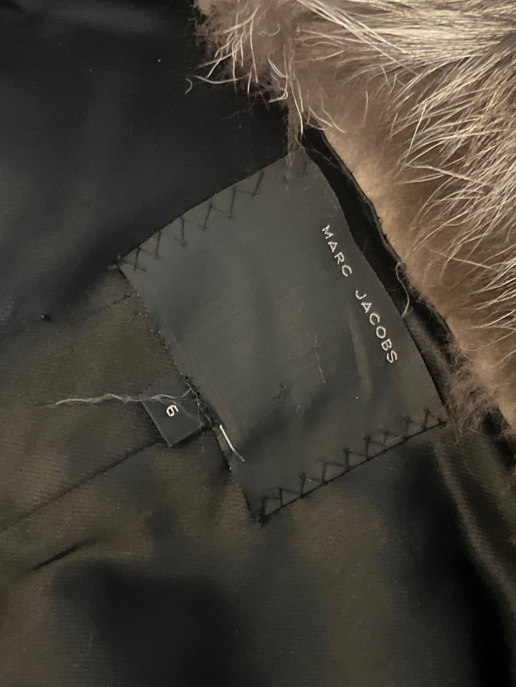 Marc Jacobs Cappotti: Marc Jacob’s coat reall fur – Usato da Menzingen venduto da Mypersonalshopp 2