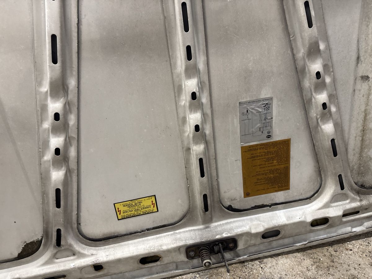 Volkswagen Alle Autoersatzteile: Motorhaube VW Golf 1 – Gebraucht aus Oberwil (Dägerlen) von 1997 2
