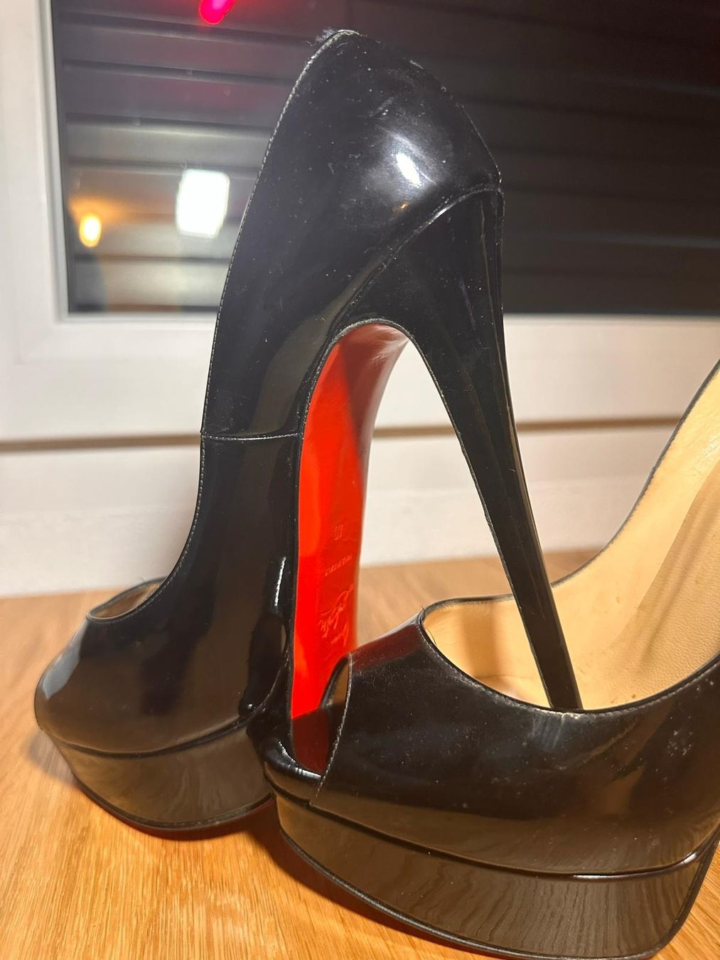 Christian Louboutin Chaussures femmes: Louboutin original taille 40 – D'occasion à Versoix par Swissfeet2026 1