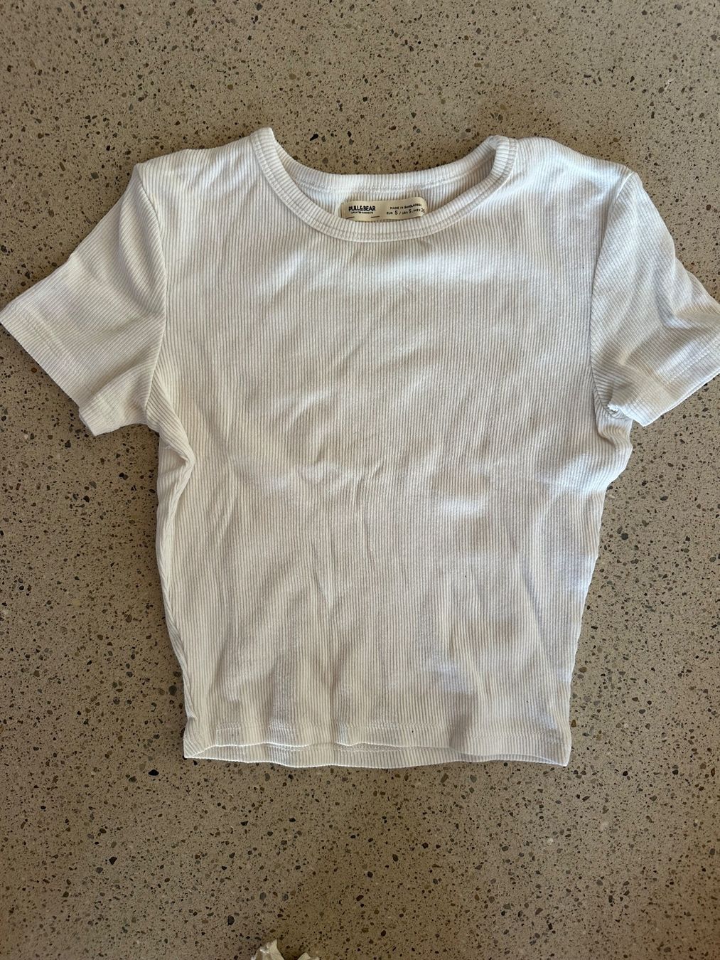 Pull&Bear T-Shirts: Pull&Bear endanliegendes T-Shirt, Grösse S – Gebraucht aus Illnau von ano_nwq2