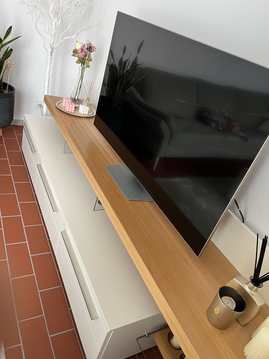 Mobili TV: TV SiDEBORD – Usato da Zürich venduto da B777-3 4
