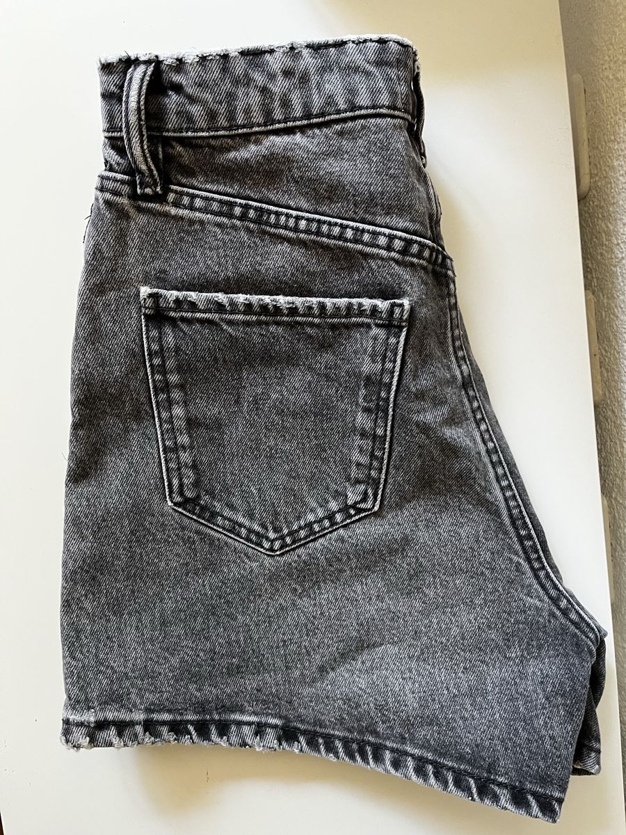 Zara Jeans: Jeans Shorts grau Grösse S – Usato da Rombach venduto da sar_8wqy