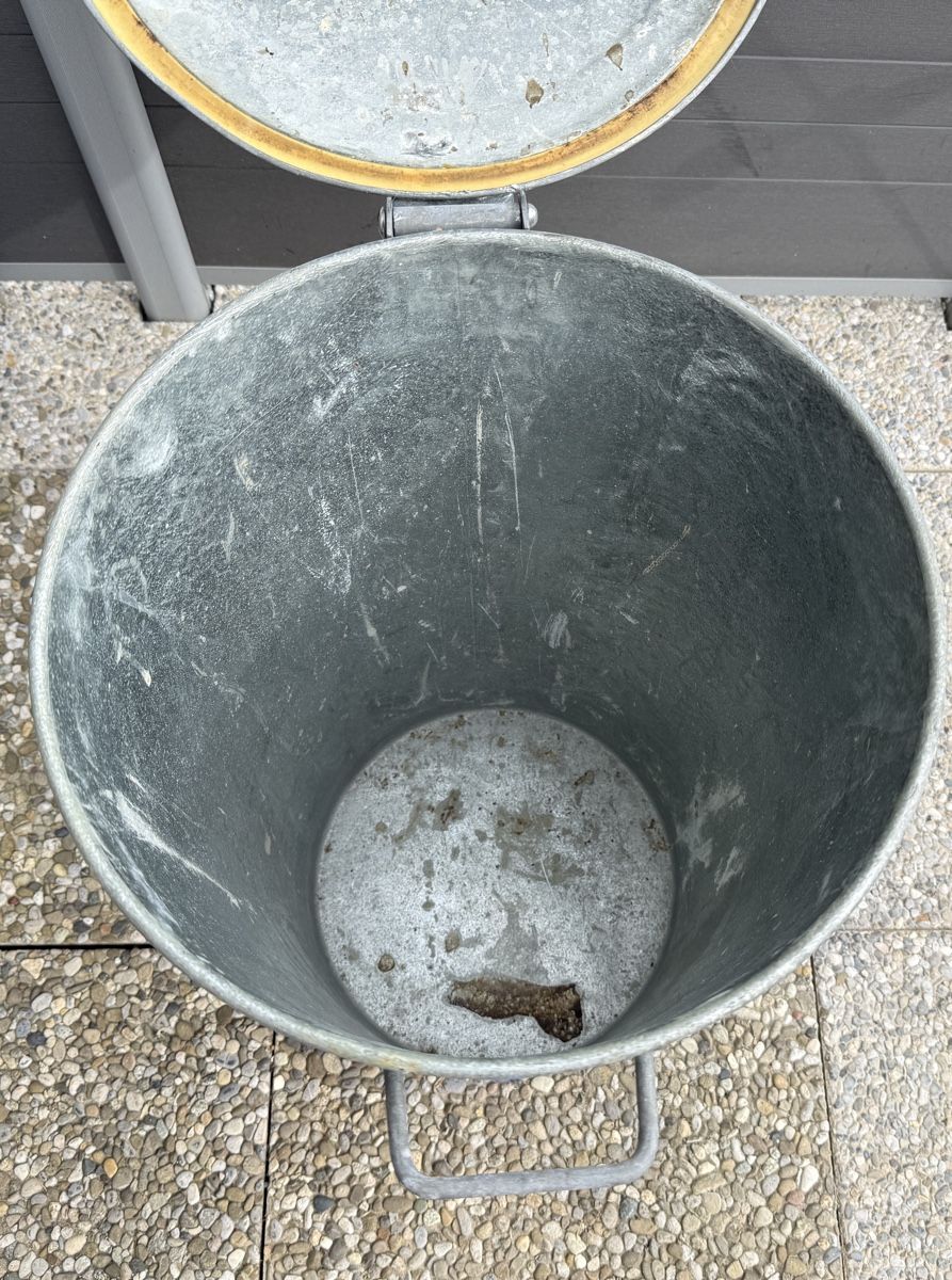 Cestini per rifiuti: Abfalleimer Tonne 70 L – Usato da Gerlafingen venduto da HungerDiva 2