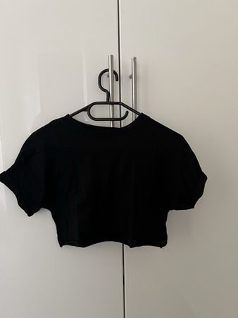 Kurzes T-Shirt