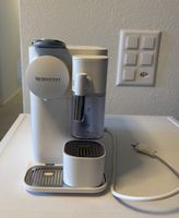 De'Longhi Nespresso Lattissima One with pods