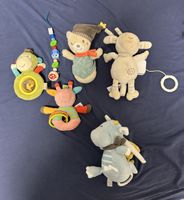2 Baby Schlafuhren mit 4 Stk. Spielzeug dazu!