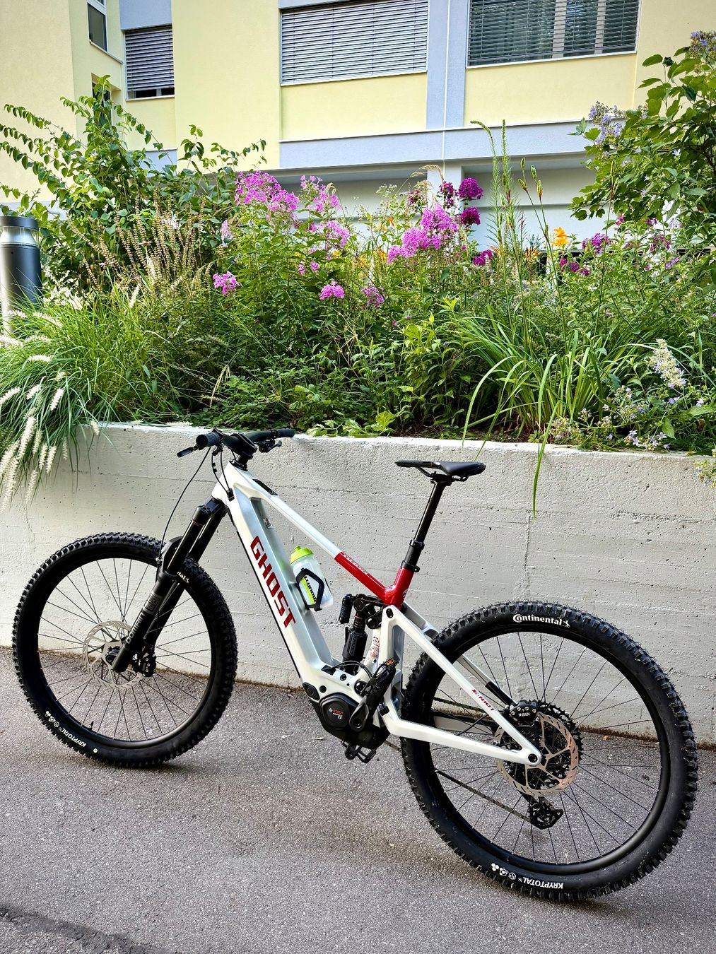 Ghost Biciclette: Ghost E-RIOT CF Advanced 2026 NEU 800 Wh Carbon – Usato da Baar venduto da Elizabeth_21 1