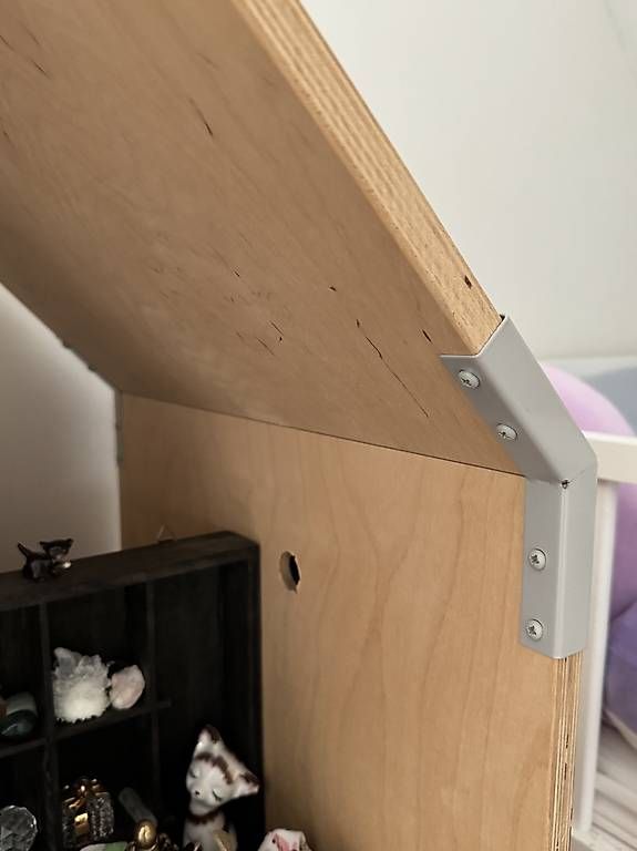 Regale: Kinderregal in Hausform – Gebraucht aus  von  2