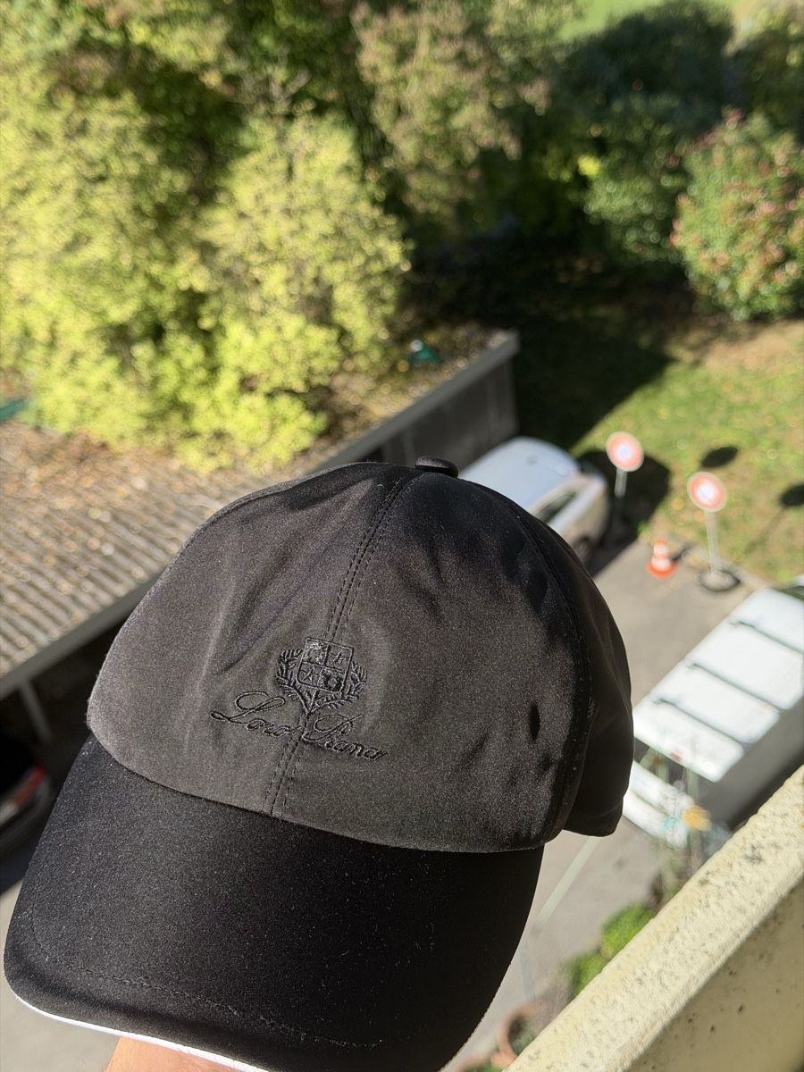 Loro Piana Autres vêtements & accessoires: Loro Piana Cap Neylon  – D'occasion à Sornetan par ili_k9dc