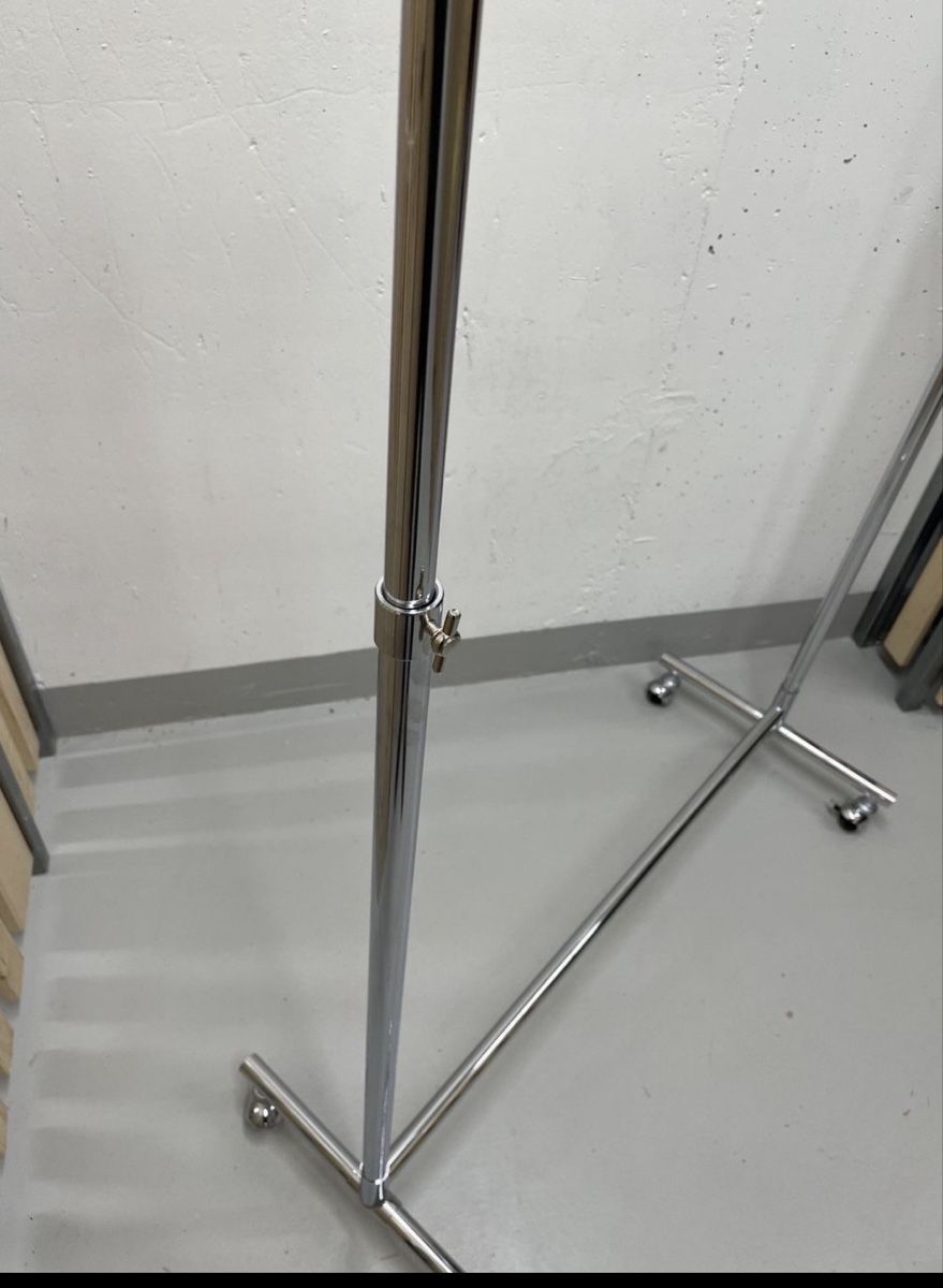 Pfister Porte manteau: Kleiderständer Möbel Pfister – D'occasion à Zürich par Areyes01 1