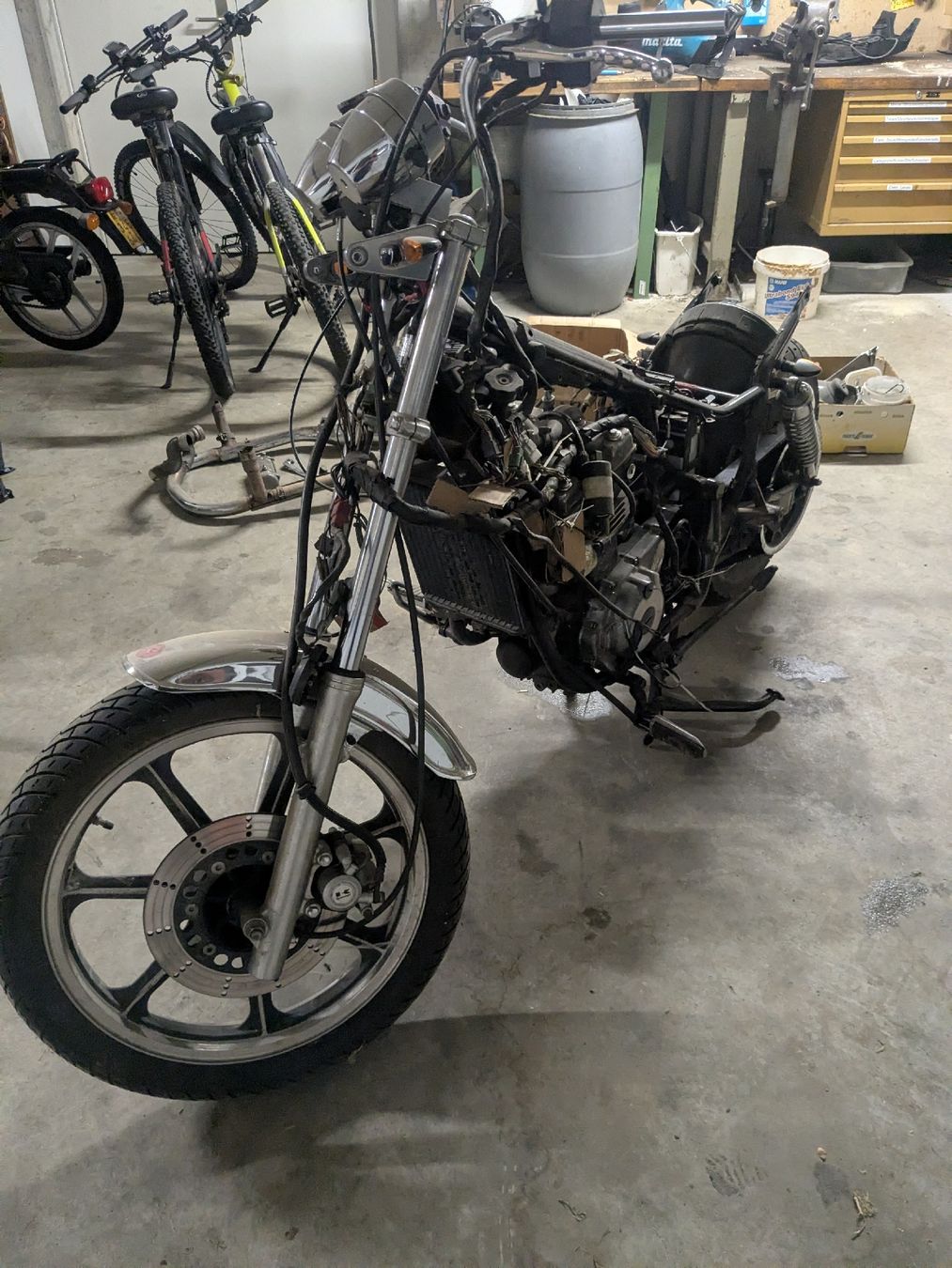 Cruisers: Kawasaki LTD450 – Défectueux à Trubschachen par 0Aedu6