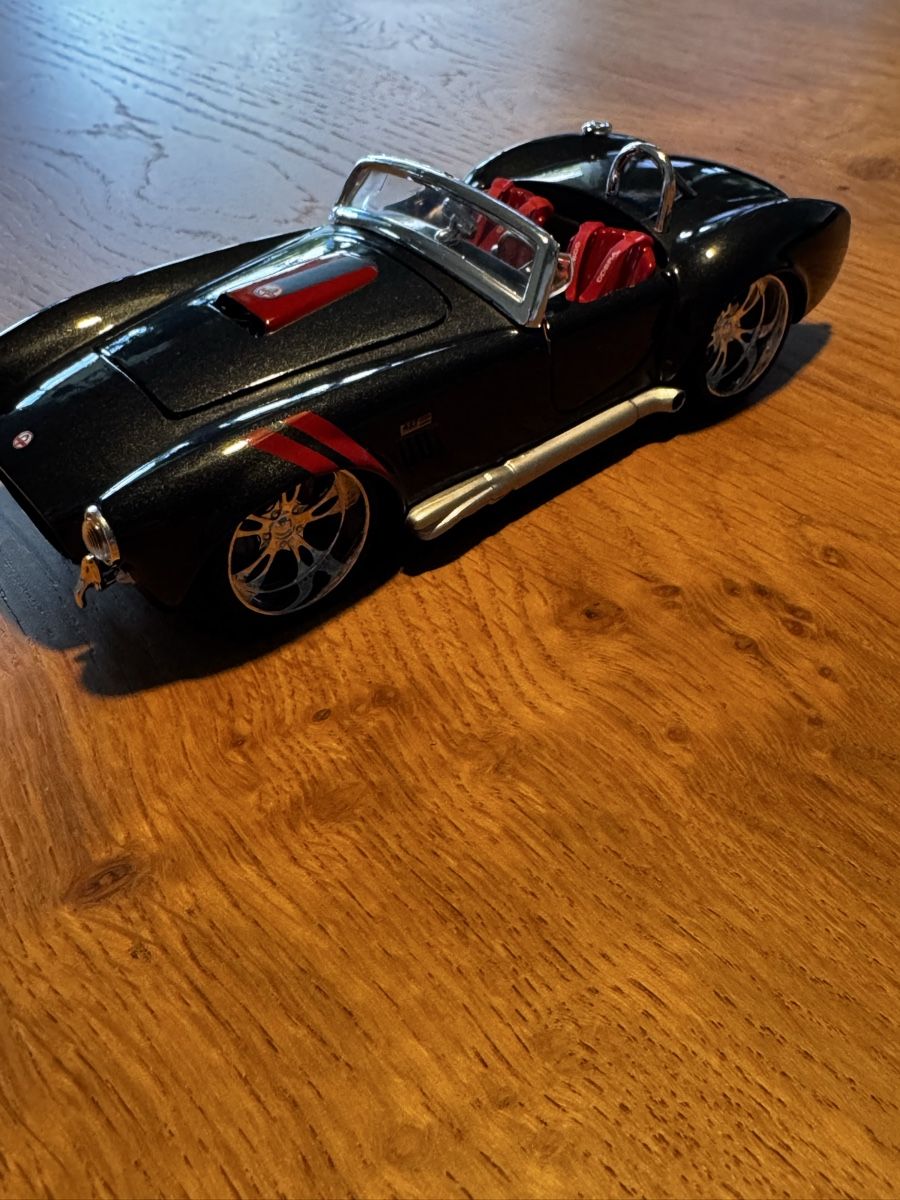 Maisto Modellini d'auto: Maisto Cobra 427 1:24 Modell Auto – Nuovo (secondo la descrizione) da Scherz venduto da spike22.5 2