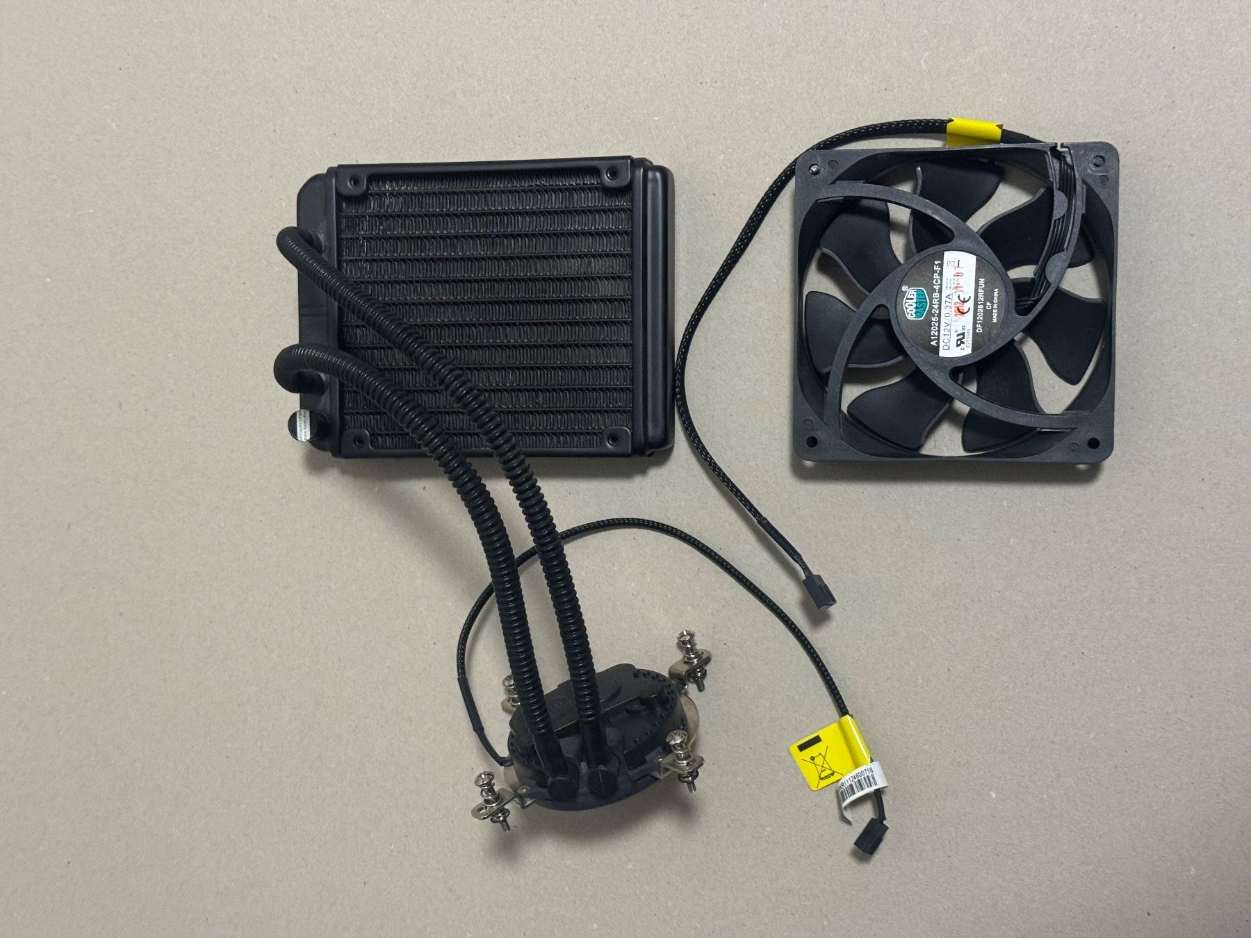 Componenti elettronici: Water CPU Cooler Master Seidon 120M – Difettoso da Camorino venduto da cobra540