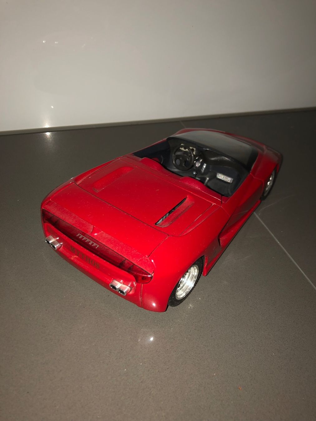 Revell Modellini d'auto: Ferrari Mythos 1991 1/18 – Usato da Dürrenäsch venduto da JFAS 1