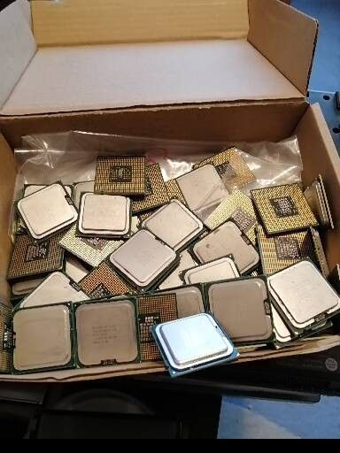 PC: Professoren/82 stk cpu,s bi Quad etc. – Usato da wila venduto da audi48