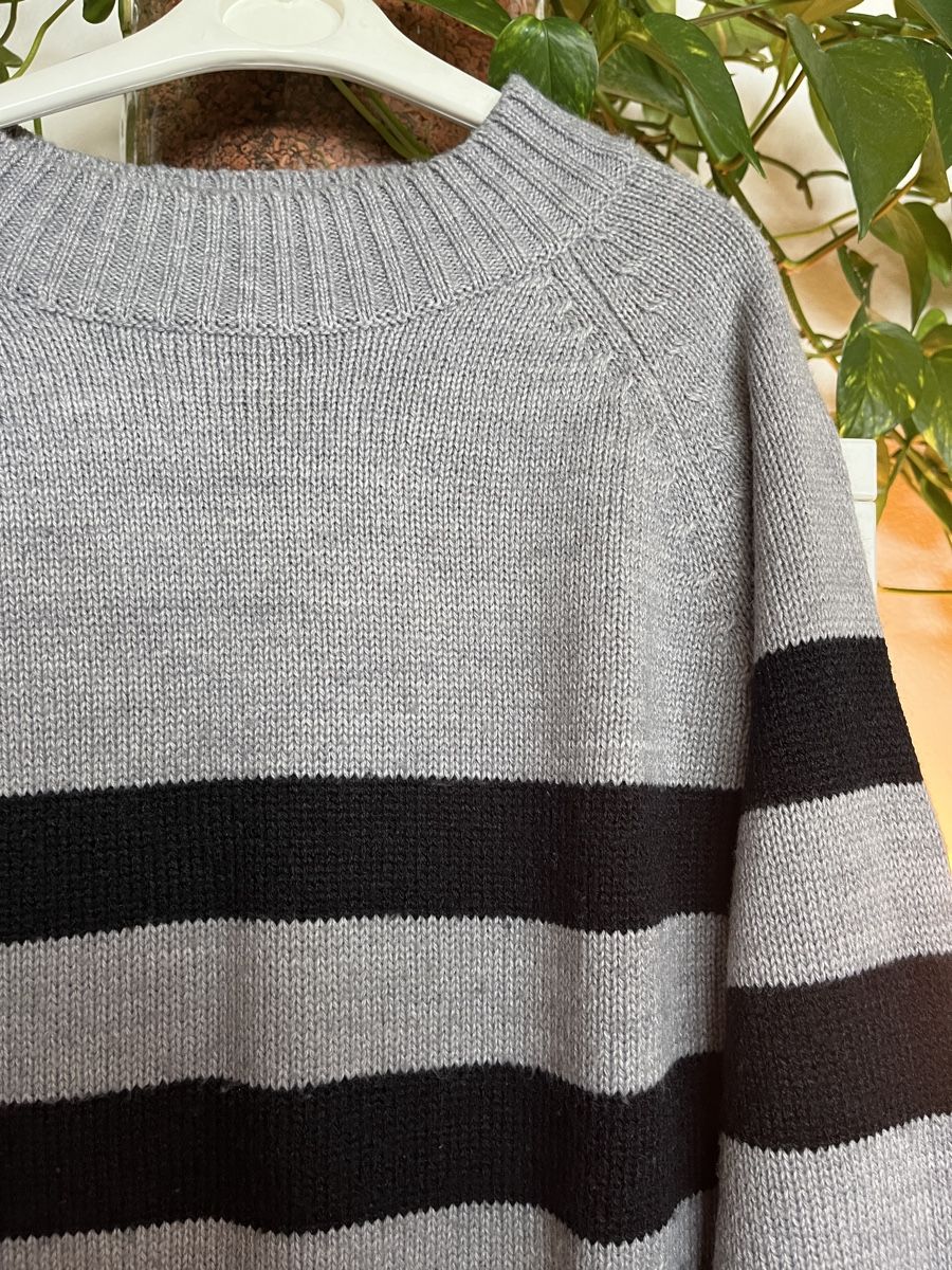 Maglioni & Felpe: OVS Strickpullover grau/schwarz gestreift Gr. L – Usato da Samedan venduto da K7kgh 1