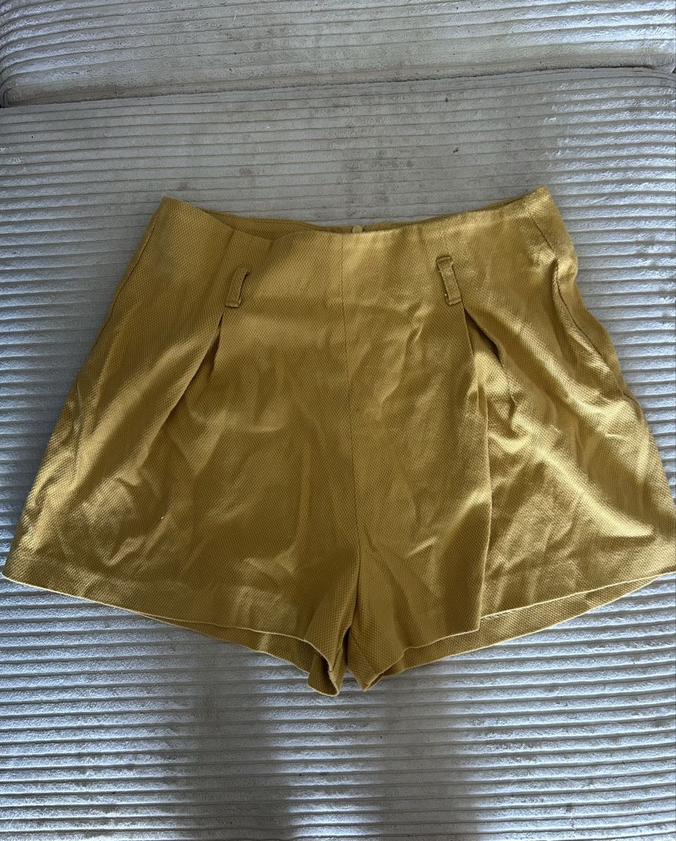 Stradivarius Pantaloni: Short Stradivarius 36 – Usato da Chez-le-Bart venduto da Justine2025